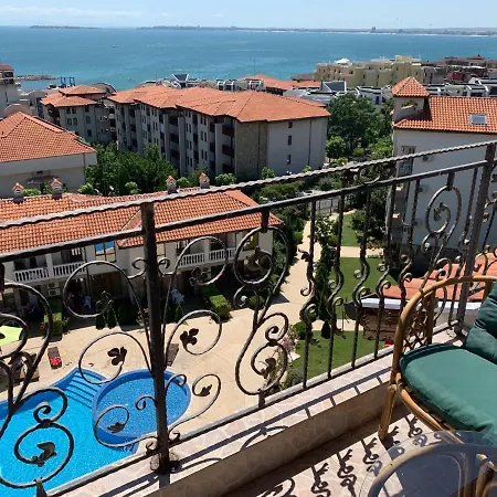 Triumph Village سفيتي فلاس