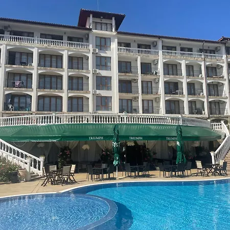 Triumph Village شقة فندقية 4*