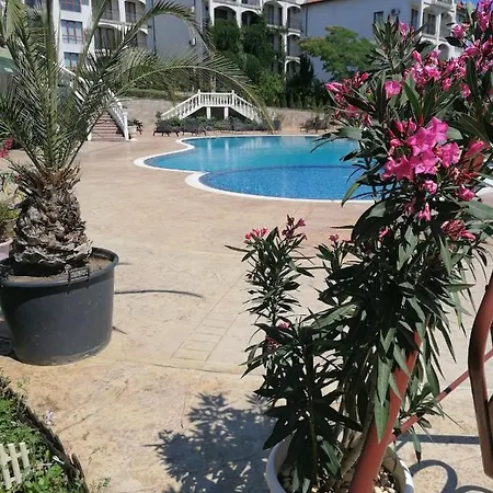 Triumph Village Ξενοδοχείο με διαμερίσματα 4*