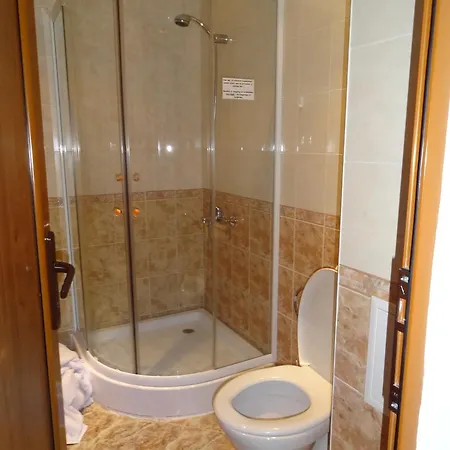 Ξενοδοχείο με διαμερίσματα Triumph Village 4*