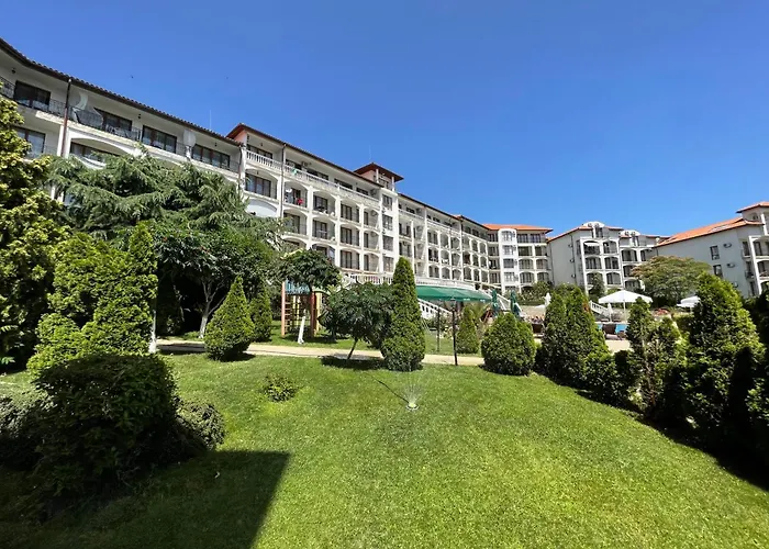 Triumph Village Appart hôtel 4*